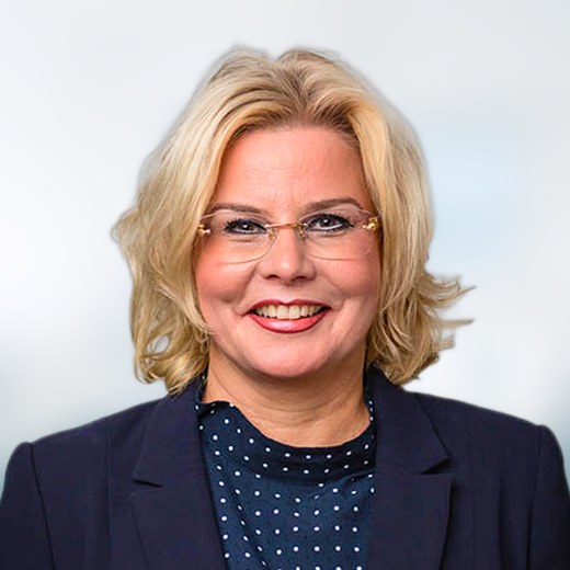 Frau Linke, Kaufmännische Verwaltungsassistentin